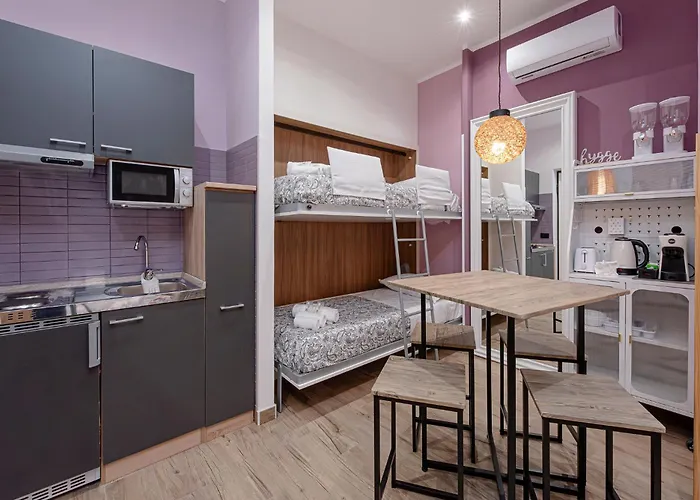 Alis Laura - 10 Mins To Colosseum, Modern & Near Metro Bed & Breakfast 4*