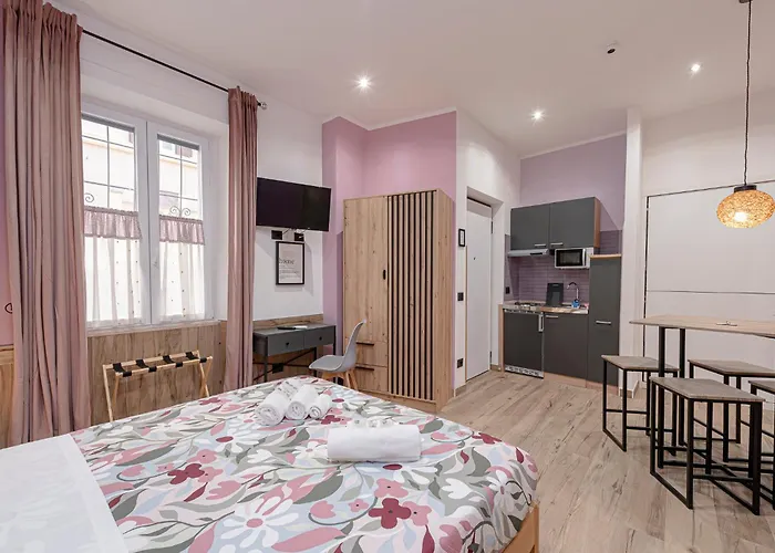 Alis Laura - 10 Mins To Colosseum, Modern & Near Metro Bed & Breakfast