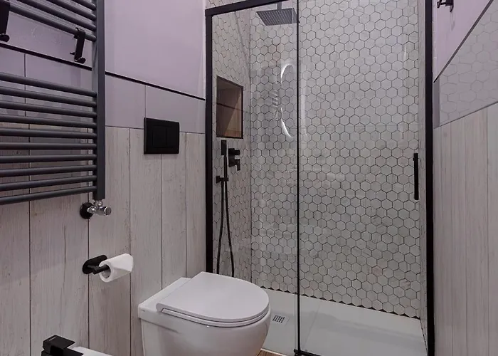 Bed & Breakfast Alis Laura - 10 Mins To Colosseum, Modern & Near Metro